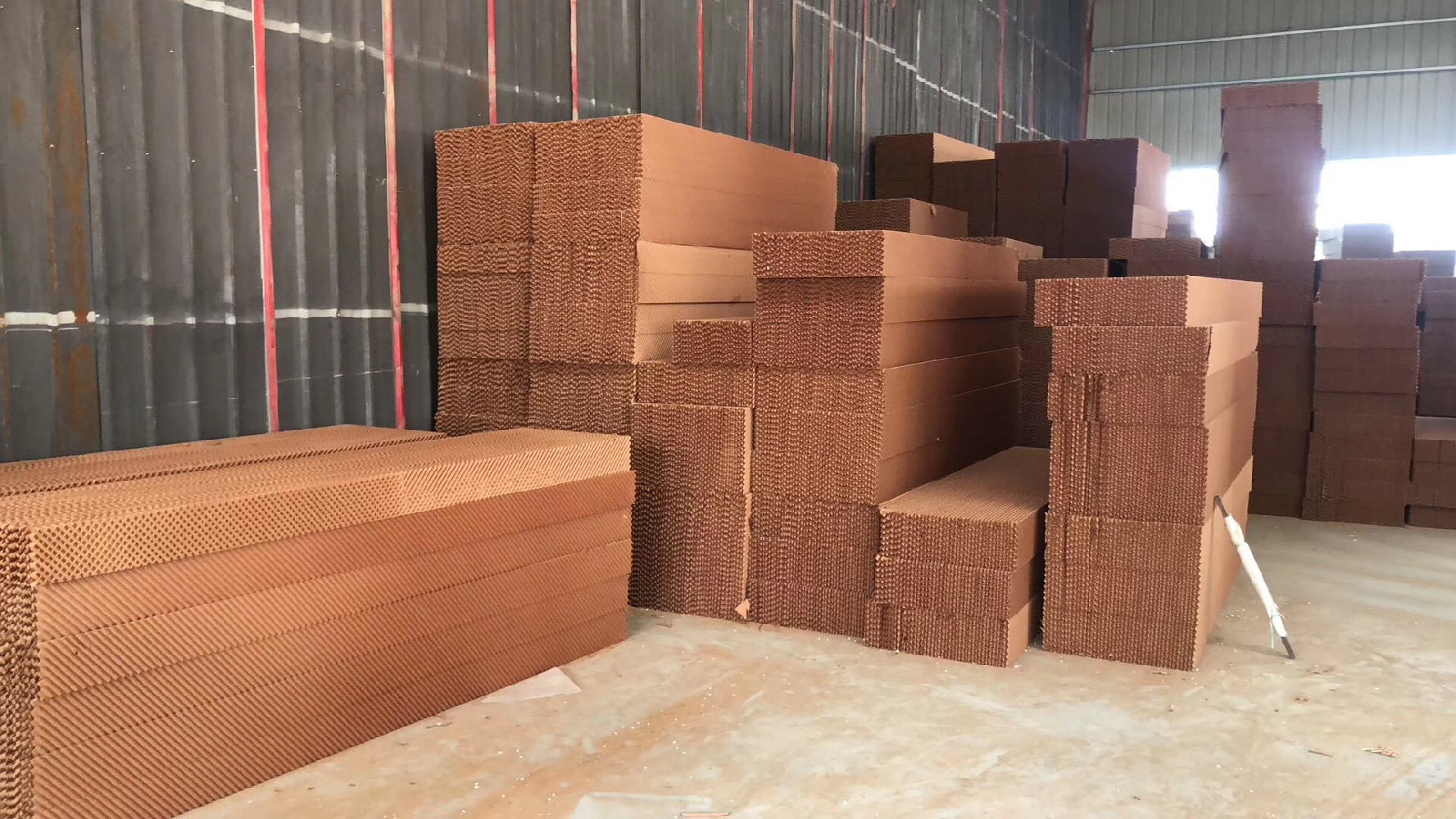 环保优质水帘纸依据水蒸发吸热原理设计